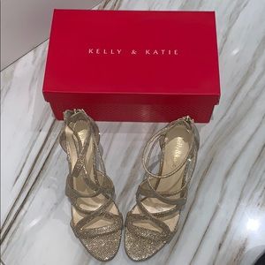 Kelly & Katie gold strappy heel size 8